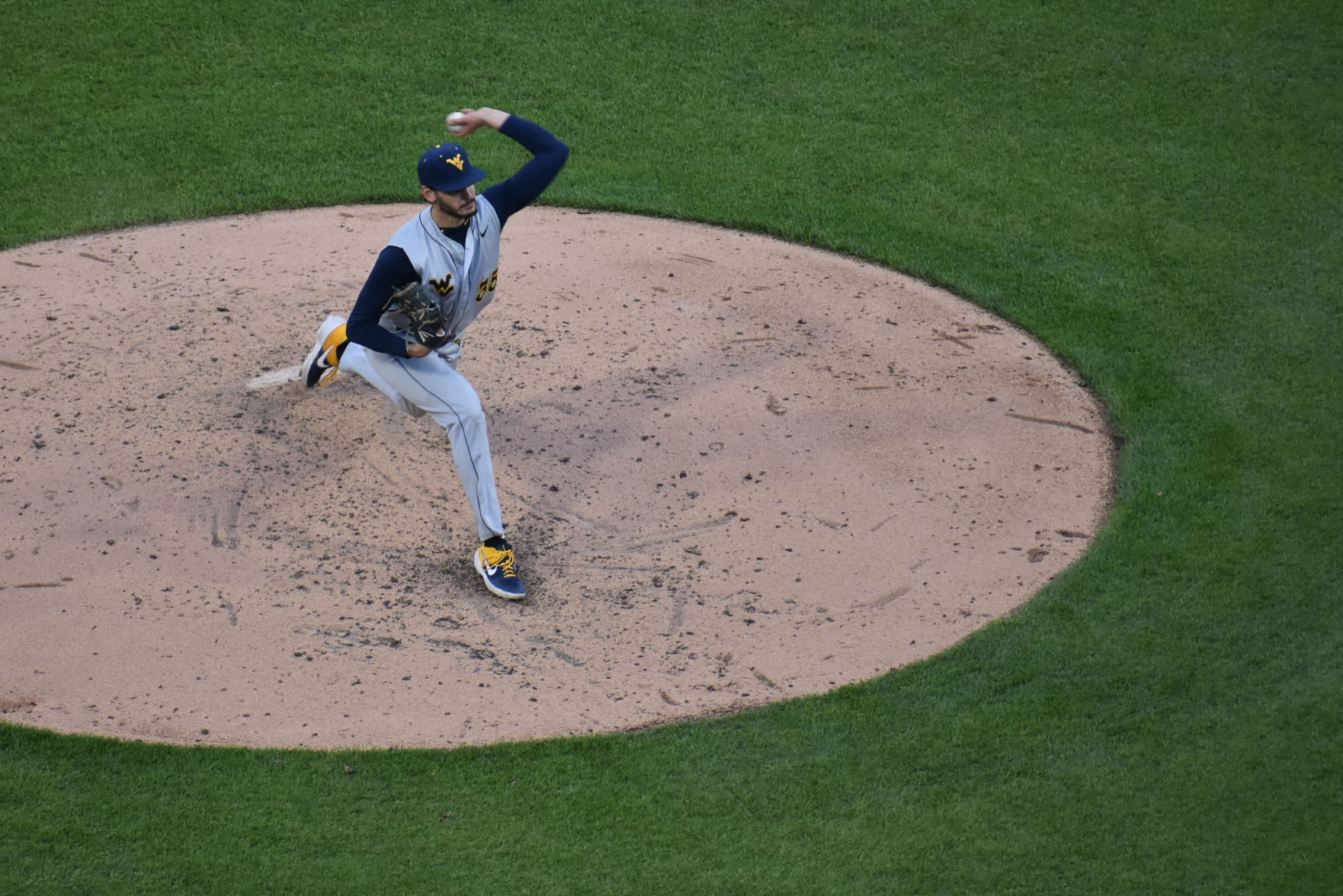 nick snyder throwing against pitt